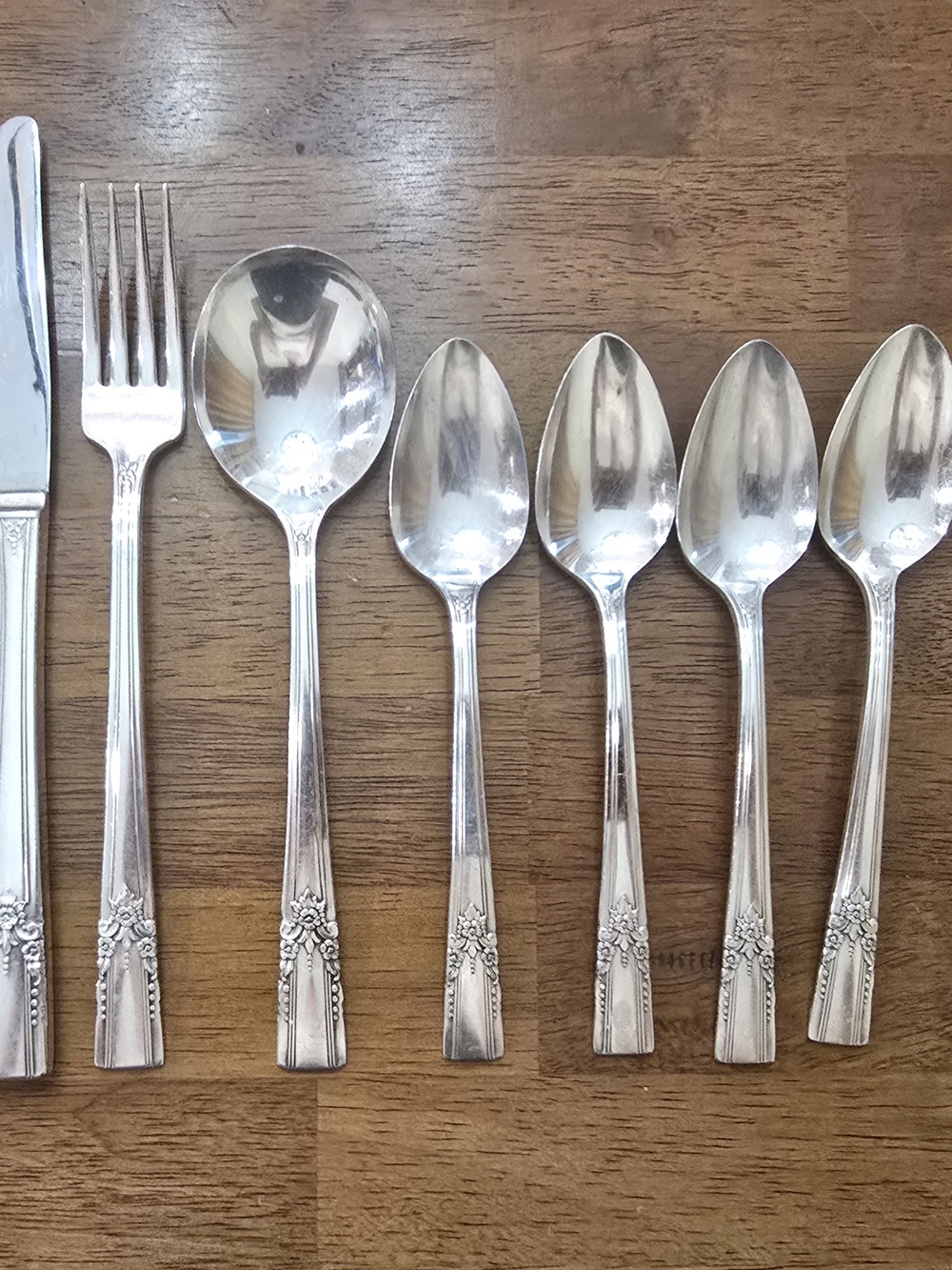 Artistic Silverplate 1940 ONEIDA SILVER WMA ROGERS Place Setting + 3 Teaspoons